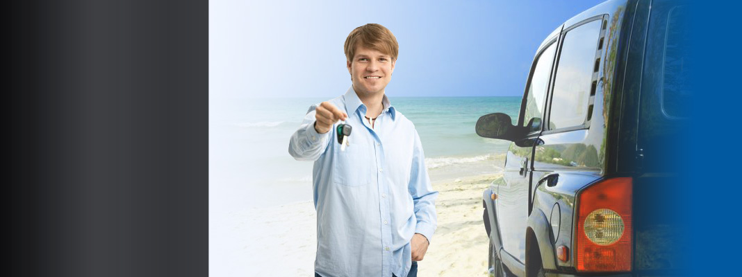 Man holding keys who can drive again after completing ADI course with EasyADI.com